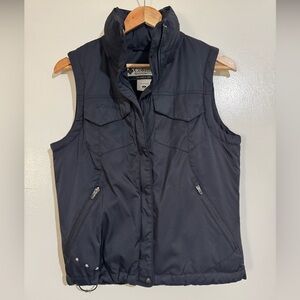 Columbia Black Down filled Puffer Vest Small bright pink interior pockets
